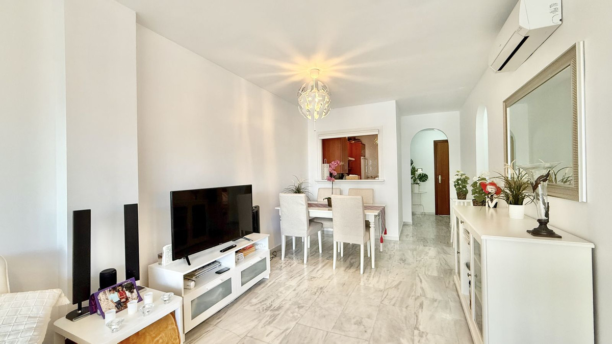 2 Bed Apartment for sale in Calahonda Costa Del Sol, Málaga, Spain