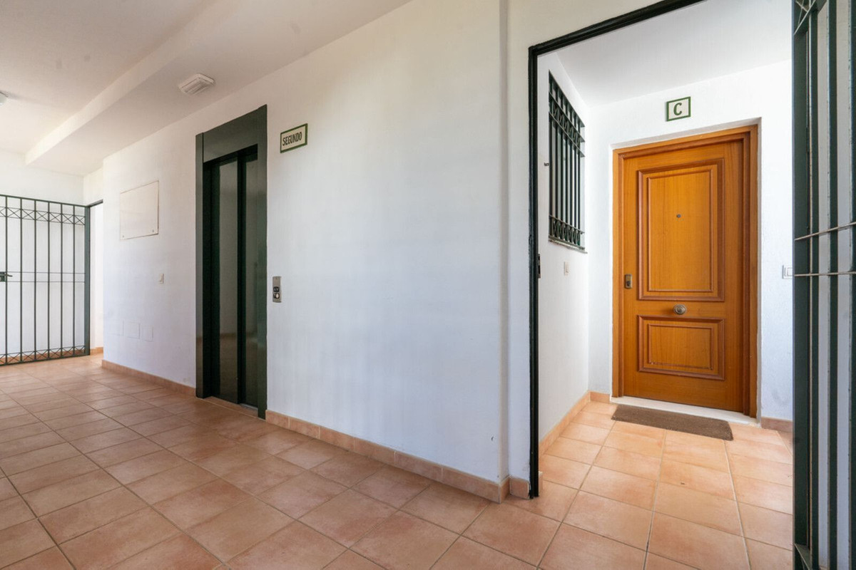2 Bed Apartment for sale in Calahonda Costa Del Sol, Málaga, Spain