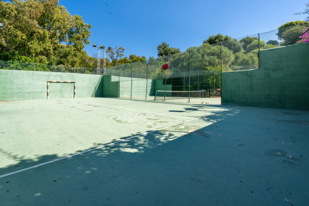 2 Bed Apartment for sale in Calahonda Costa Del Sol, Málaga, Spain