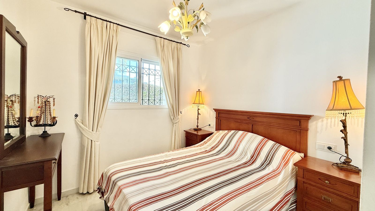 2 Bed Apartment for sale in Calahonda Costa Del Sol, Málaga, Spain
