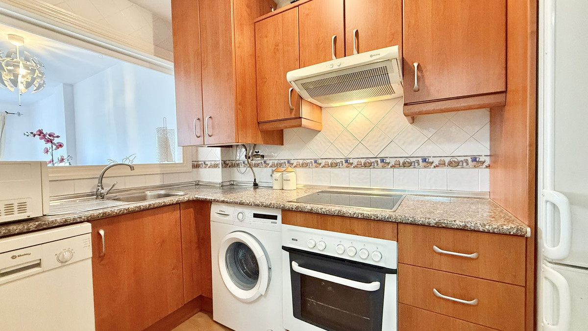 2 Bed Apartment for sale in Calahonda Costa Del Sol, Málaga, Spain