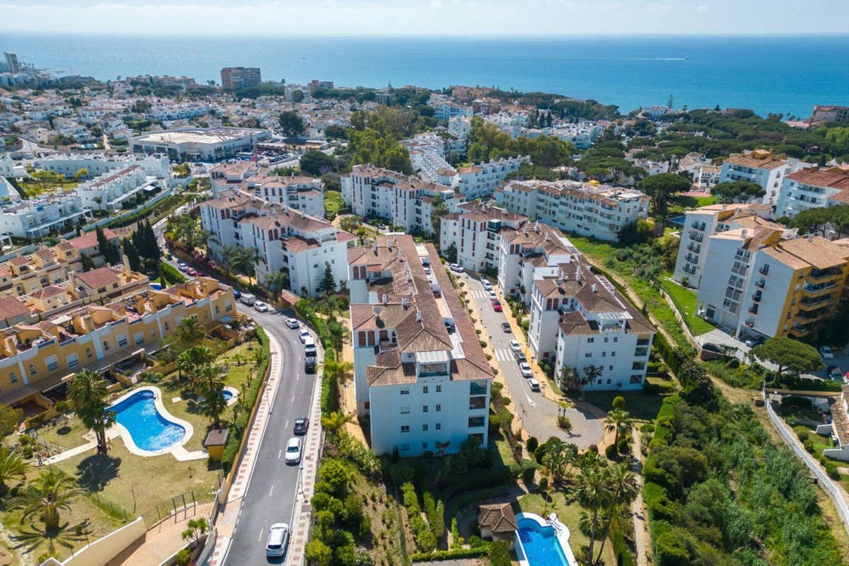 2 Bed Apartment for sale in Calahonda Costa Del Sol, Málaga, Spain