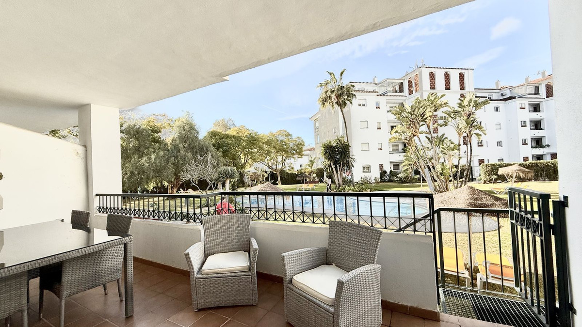 2 Bed Apartment for sale in Calahonda Costa Del Sol, Málaga, Spain