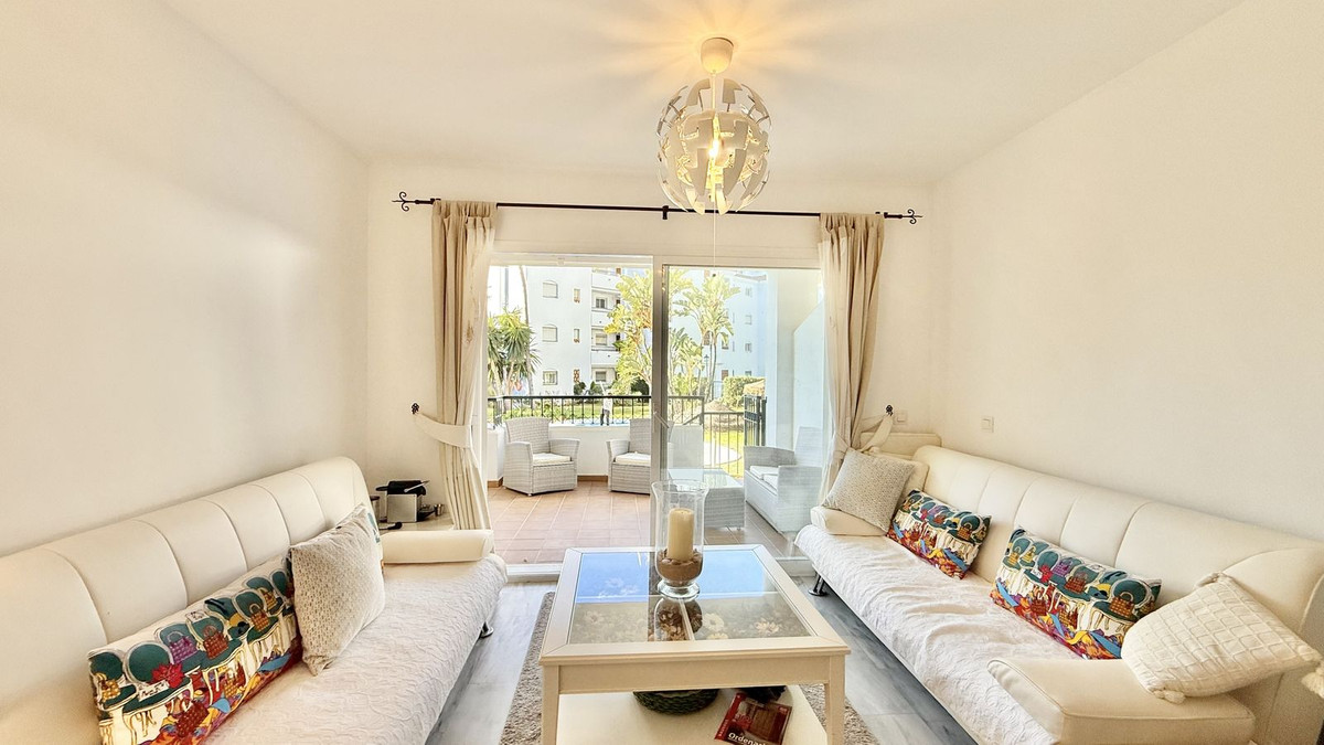 2 Bed Apartment for sale in Calahonda Costa Del Sol, Málaga, Spain