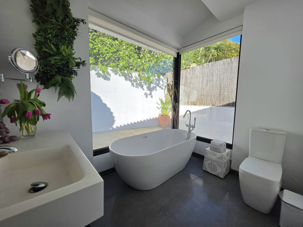 4 Bed Townhouse for sale in Estepona Costa Del Sol, Málaga, Spain
