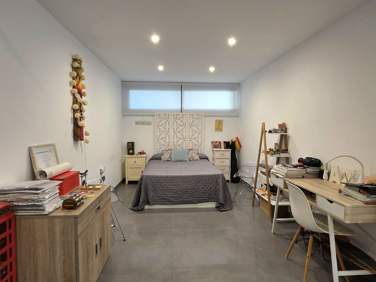4 Bed Townhouse for sale in Estepona Costa Del Sol, Málaga, Spain
