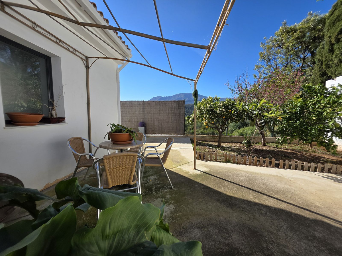 4 Bed Townhouse for sale in Estepona Costa Del Sol, Málaga, Spain