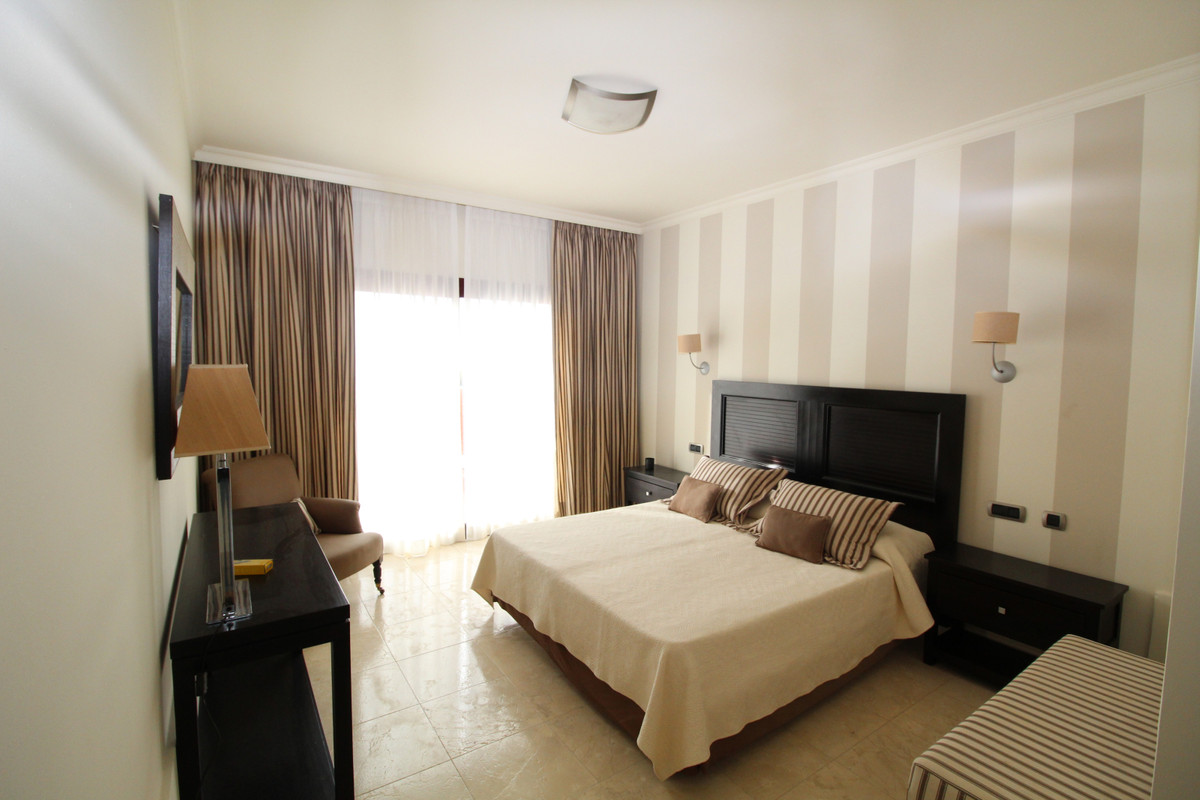 3 Bed Townhouse for sale in The Golden Mile Costa Del Sol, Málaga, Spain