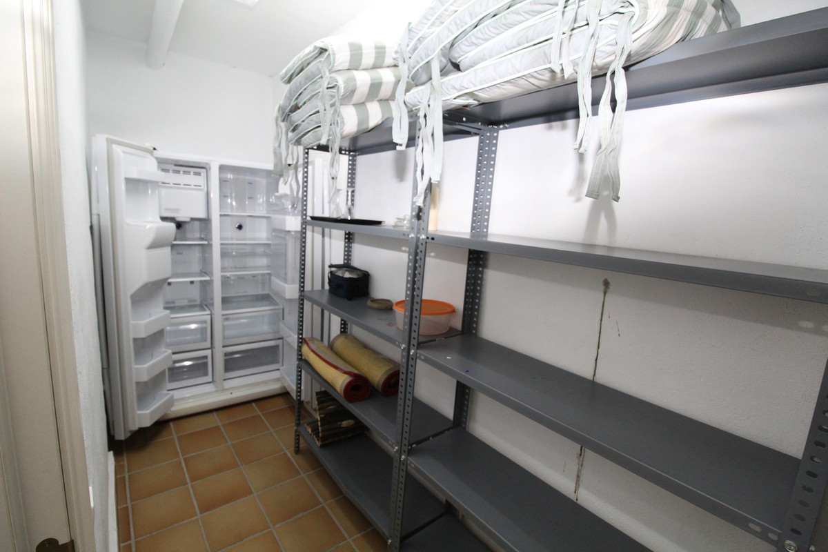 3 Bed Townhouse for sale in The Golden Mile Costa Del Sol, Málaga, Spain