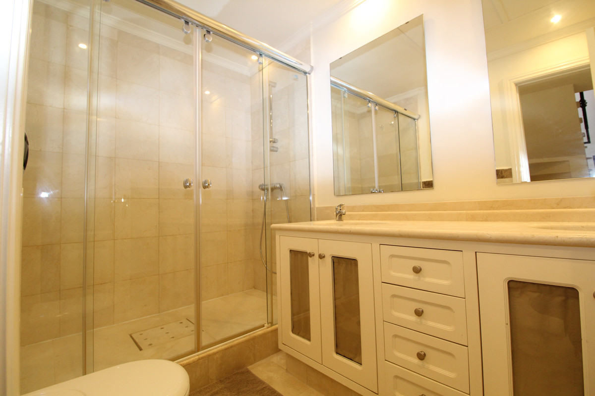 3 Bed Townhouse for sale in The Golden Mile Costa Del Sol, Málaga, Spain
