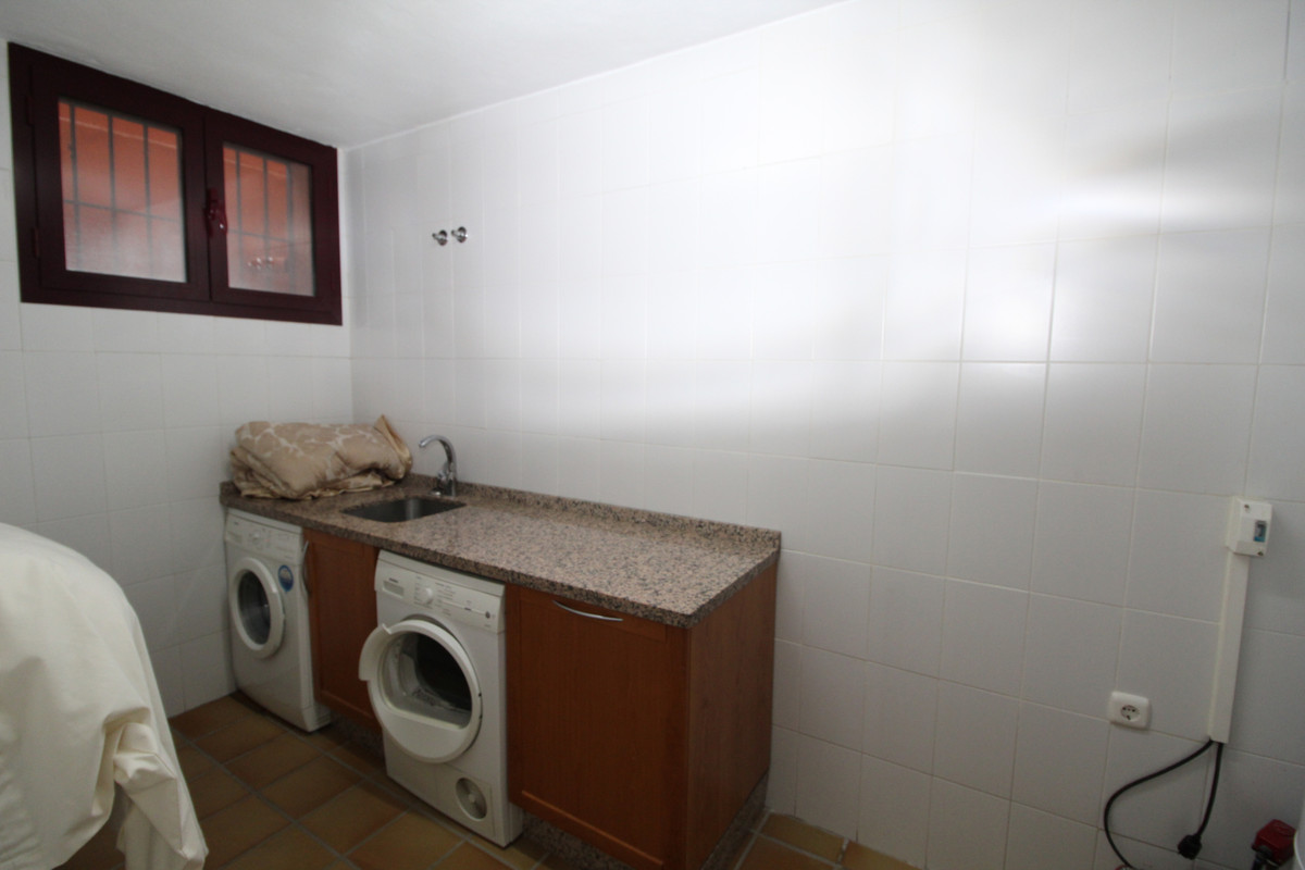 3 Bed Townhouse for sale in The Golden Mile Costa Del Sol, Málaga, Spain