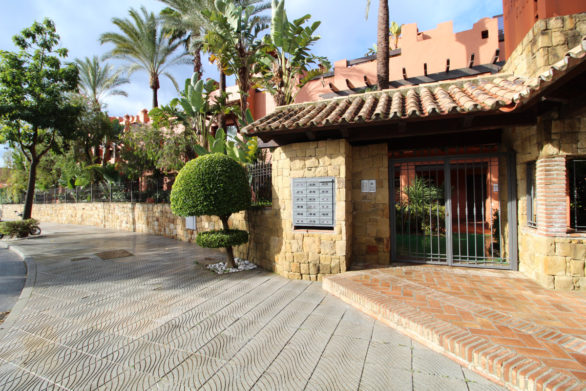 3 Bed Townhouse for sale in The Golden Mile Costa Del Sol, Málaga, Spain