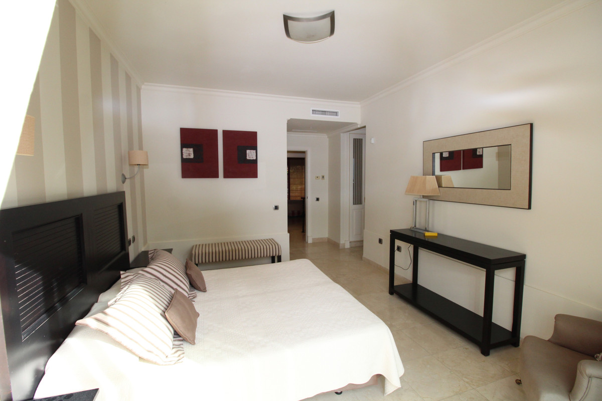 3 Bed Townhouse for sale in The Golden Mile Costa Del Sol, Málaga, Spain