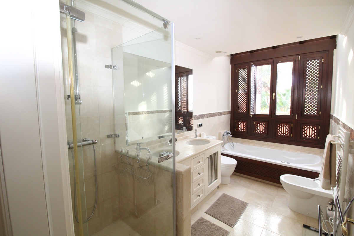 3 Bed Townhouse for sale in The Golden Mile Costa Del Sol, Málaga, Spain