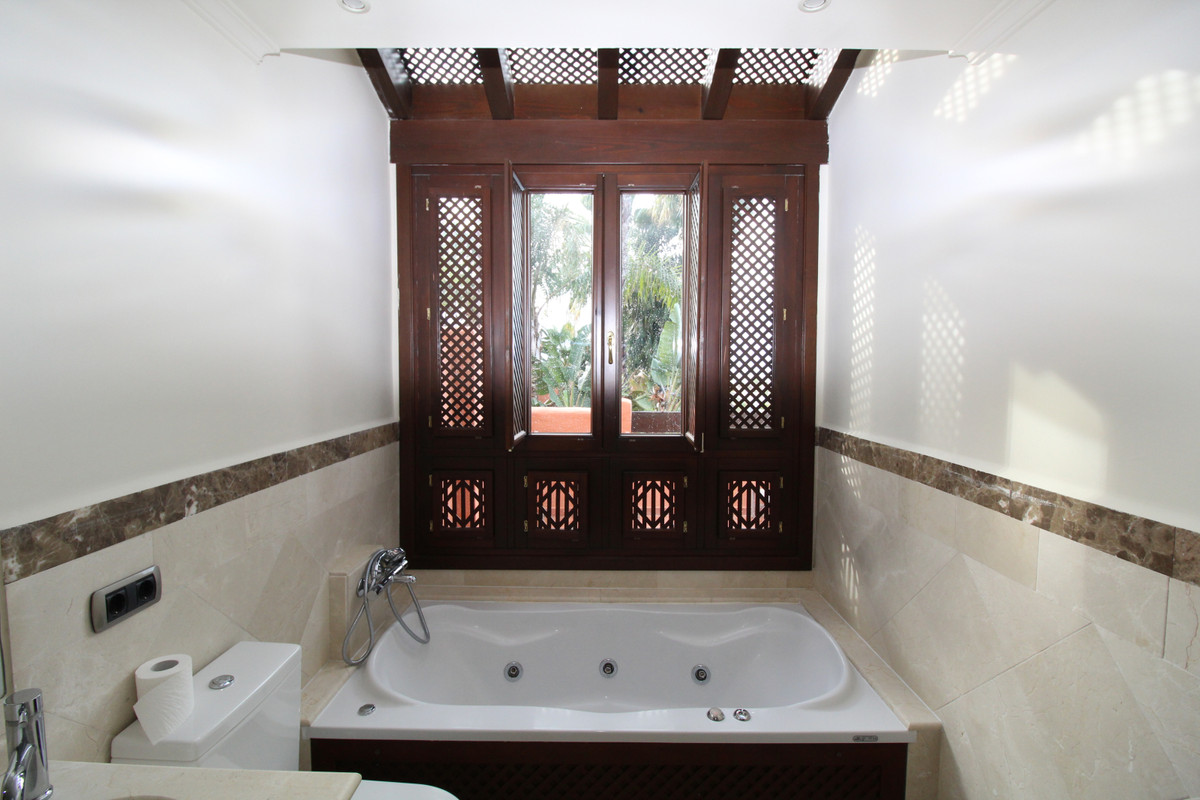 3 Bed Townhouse for sale in The Golden Mile Costa Del Sol, Málaga, Spain