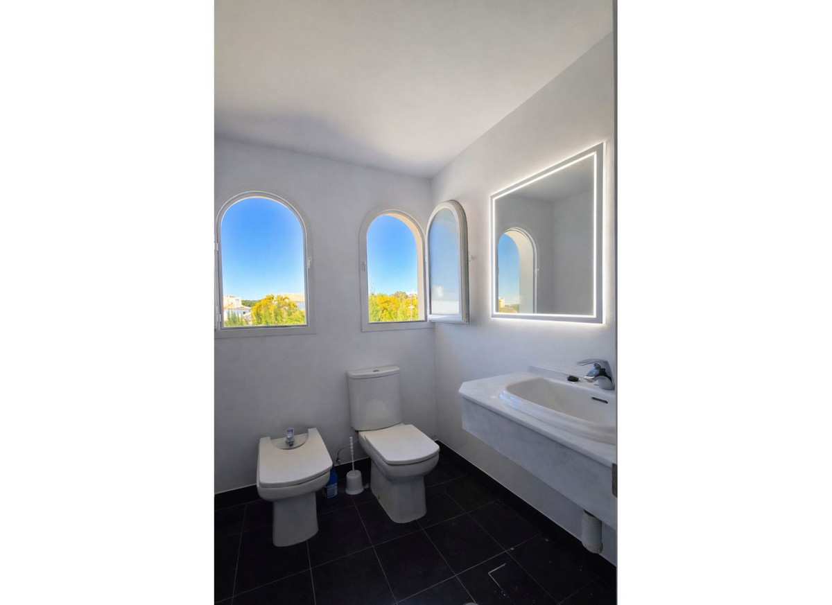 4 Bed Townhouse for sale in Calahonda Costa Del Sol, Málaga, Spain
