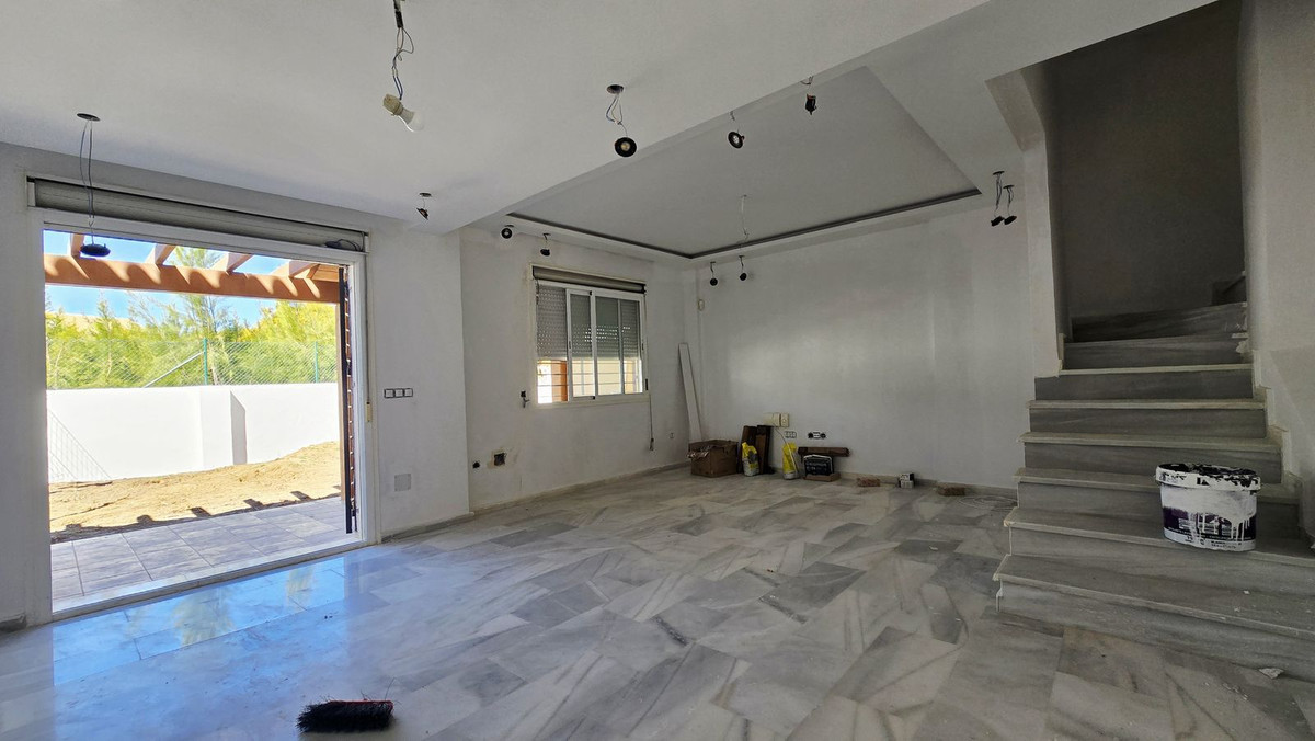 4 Bed Townhouse for sale in Calahonda Costa Del Sol, Málaga, Spain
