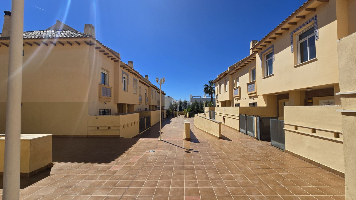 4 Bed Townhouse for sale in Calahonda Costa Del Sol, Málaga, Spain