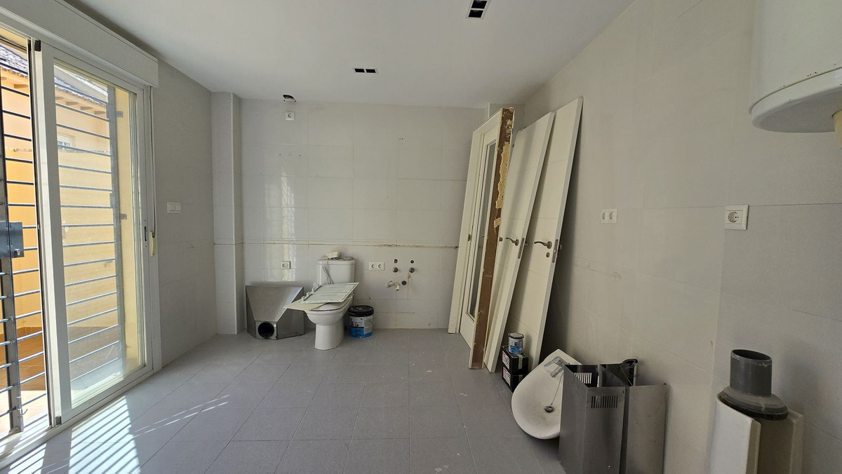 4 Bed Townhouse for sale in Calahonda Costa Del Sol, Málaga, Spain