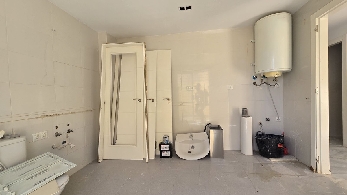 4 Bed Townhouse for sale in Calahonda Costa Del Sol, Málaga, Spain