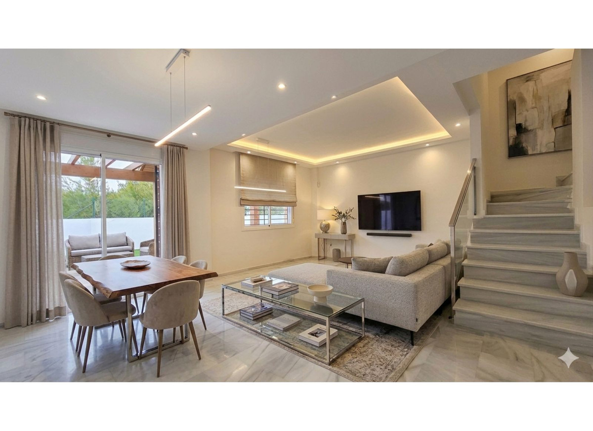 4 Bed Townhouse for sale in Calahonda Costa Del Sol, Málaga, Spain