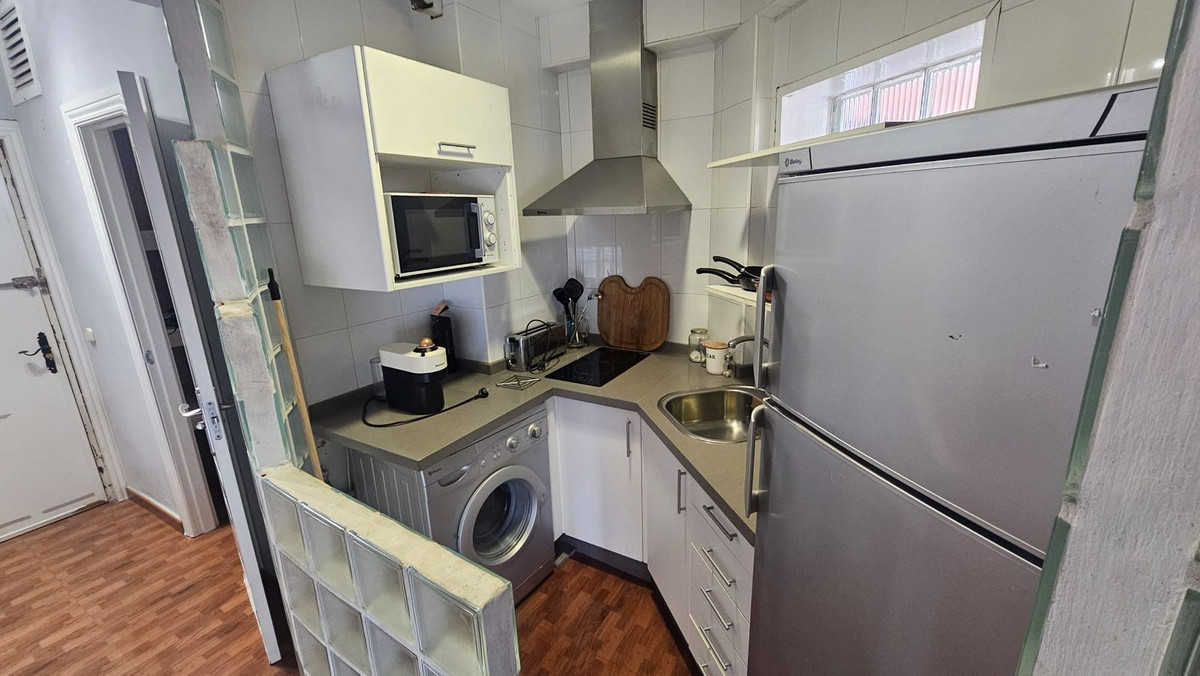 1 Bed Apartment for sale in Marbella Costa Del Sol, Málaga, Spain