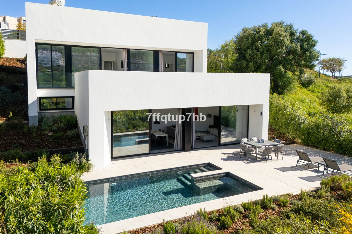 3 Bed Townhouse for sale in Estepona Costa Del Sol, Málaga, Spain