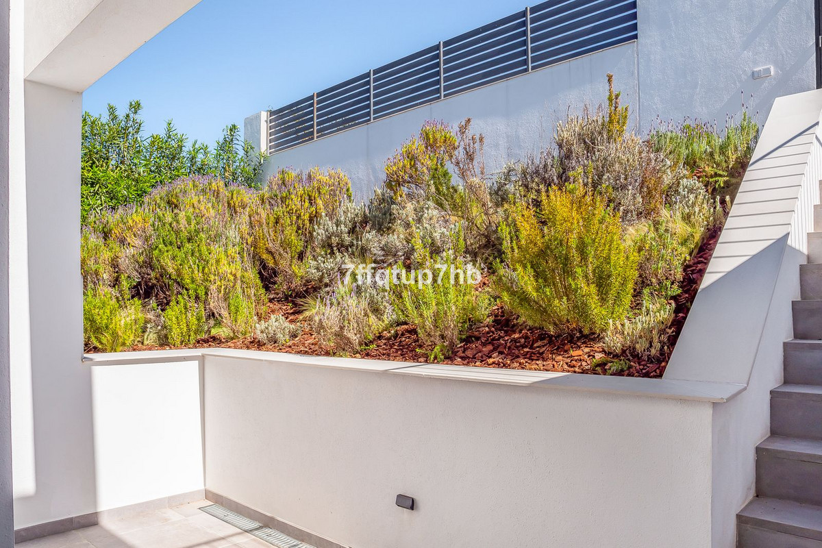 3 Bed Townhouse for sale in Estepona Costa Del Sol, Málaga, Spain