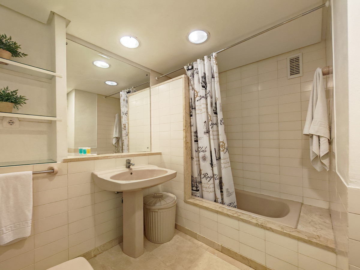 1 Bed Apartment for sale in Marbella Costa Del Sol, Málaga, Spain