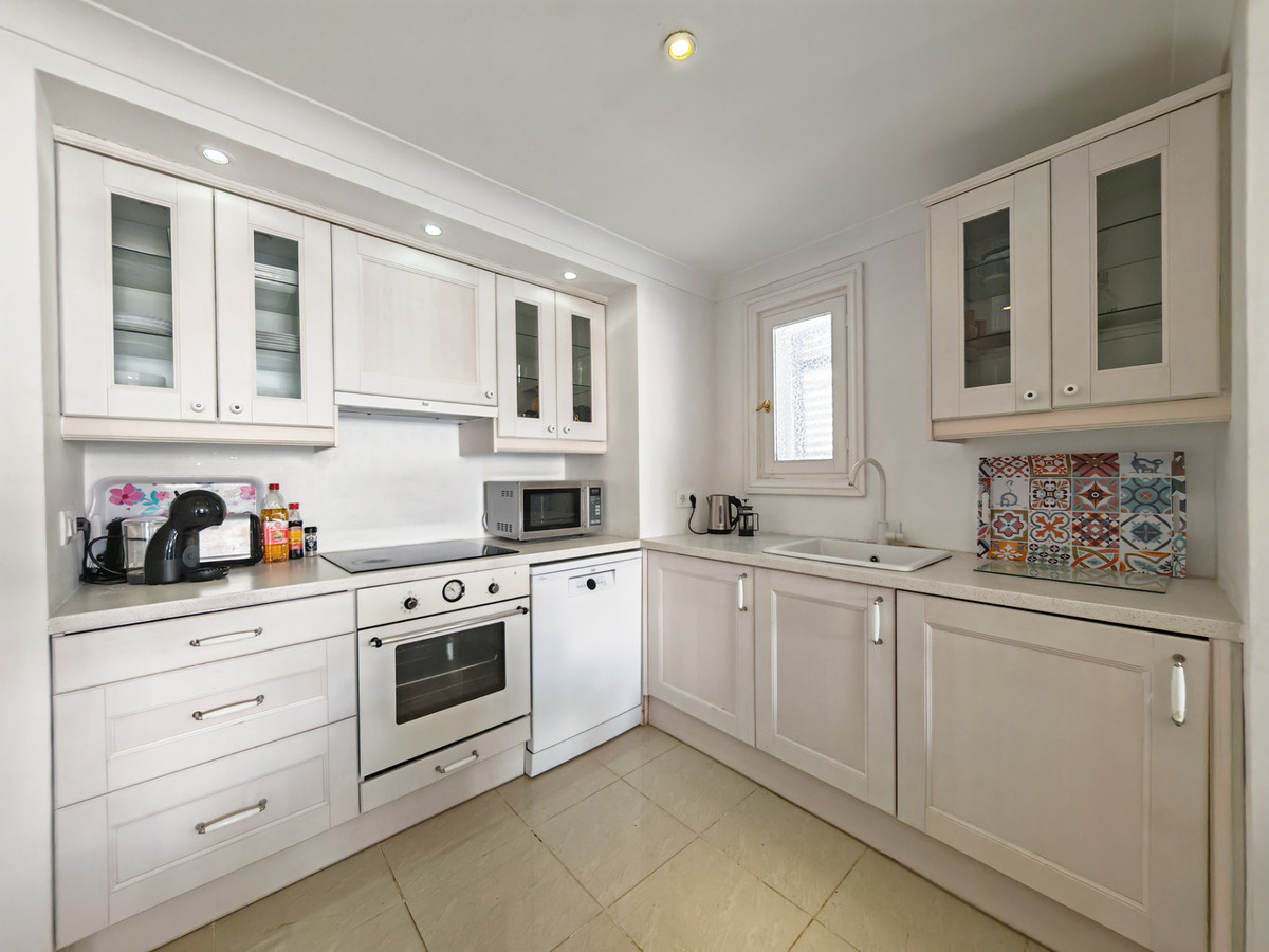 1 Bed Apartment for sale in Marbella Costa Del Sol, Málaga, Spain