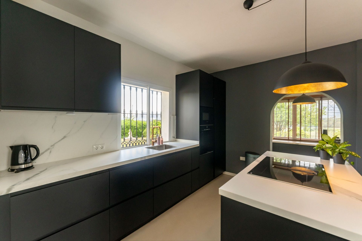 Se vende Finca - Cortijo de 4 dormitorios en Costa Del Sol, Málaga, España