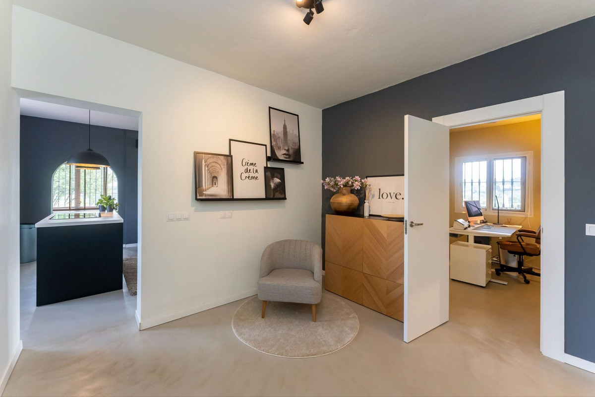 Se vende Finca - Cortijo de 4 dormitorios en Costa Del Sol, Málaga, España