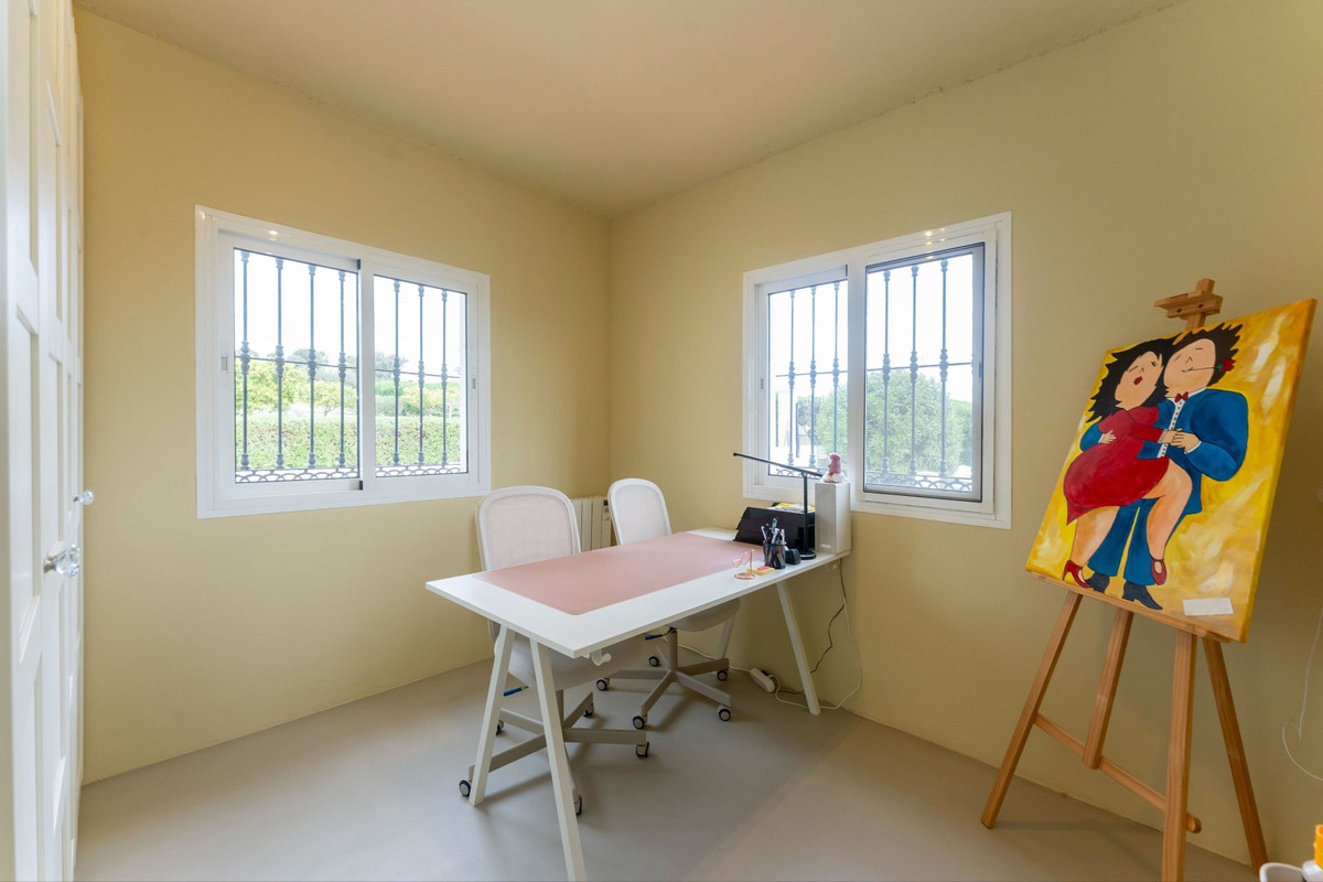 Se vende Finca - Cortijo de 4 dormitorios en Costa Del Sol, Málaga, España