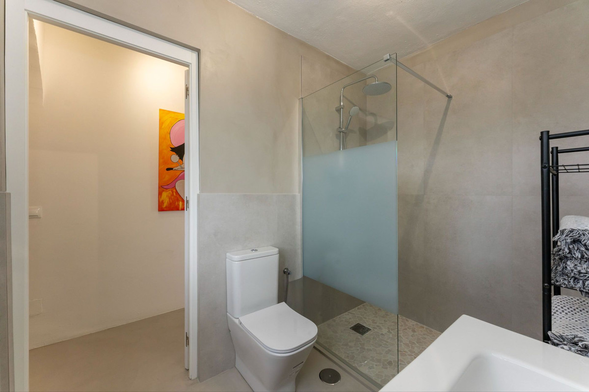 Se vende Finca - Cortijo de 4 dormitorios en Costa Del Sol, Málaga, España