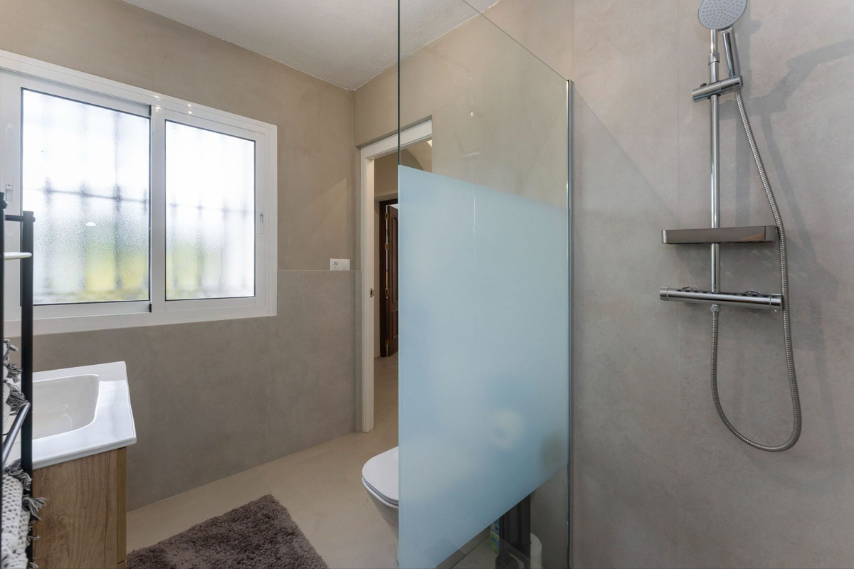 Se vende Finca - Cortijo de 4 dormitorios en Costa Del Sol, Málaga, España