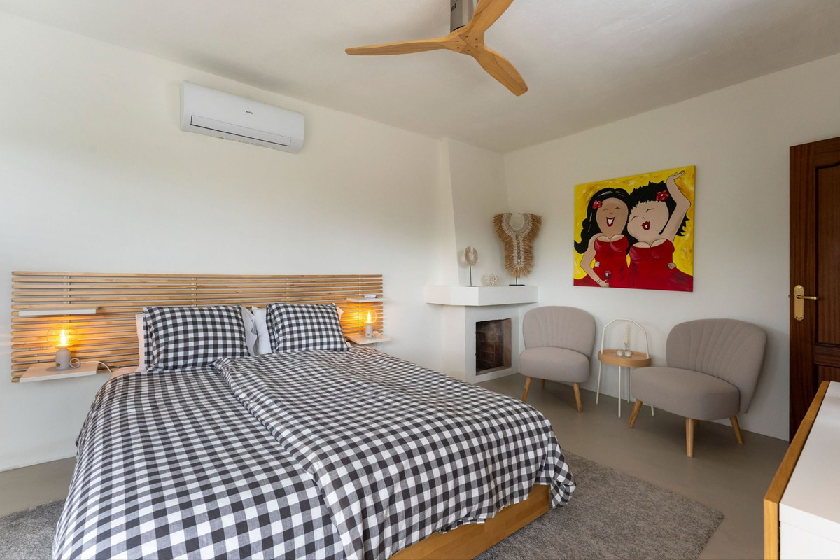 Se vende Finca - Cortijo de 4 dormitorios en Costa Del Sol, Málaga, España