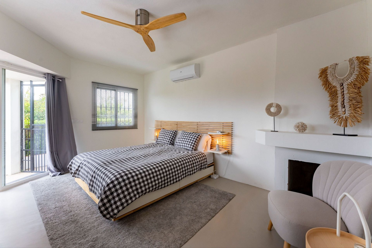 Se vende Finca - Cortijo de 4 dormitorios en Costa Del Sol, Málaga, España