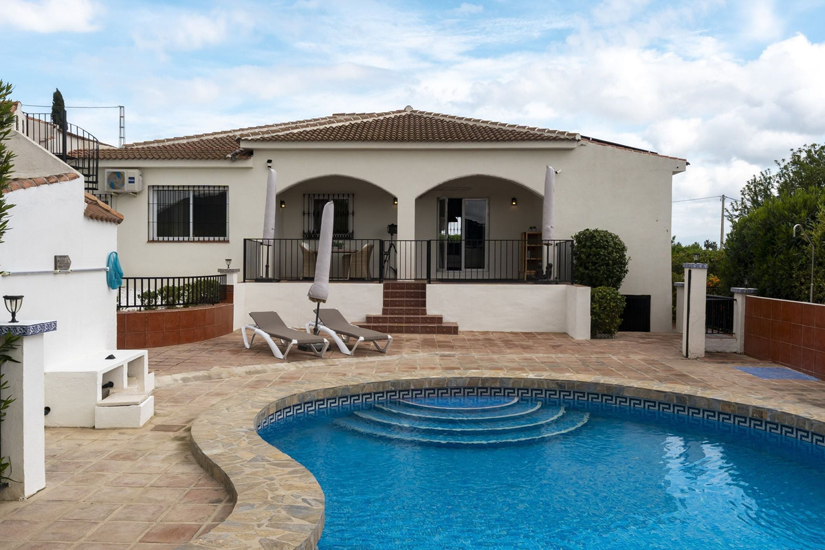 Se vende Finca - Cortijo de 4 dormitorios en Costa Del Sol, Málaga, España