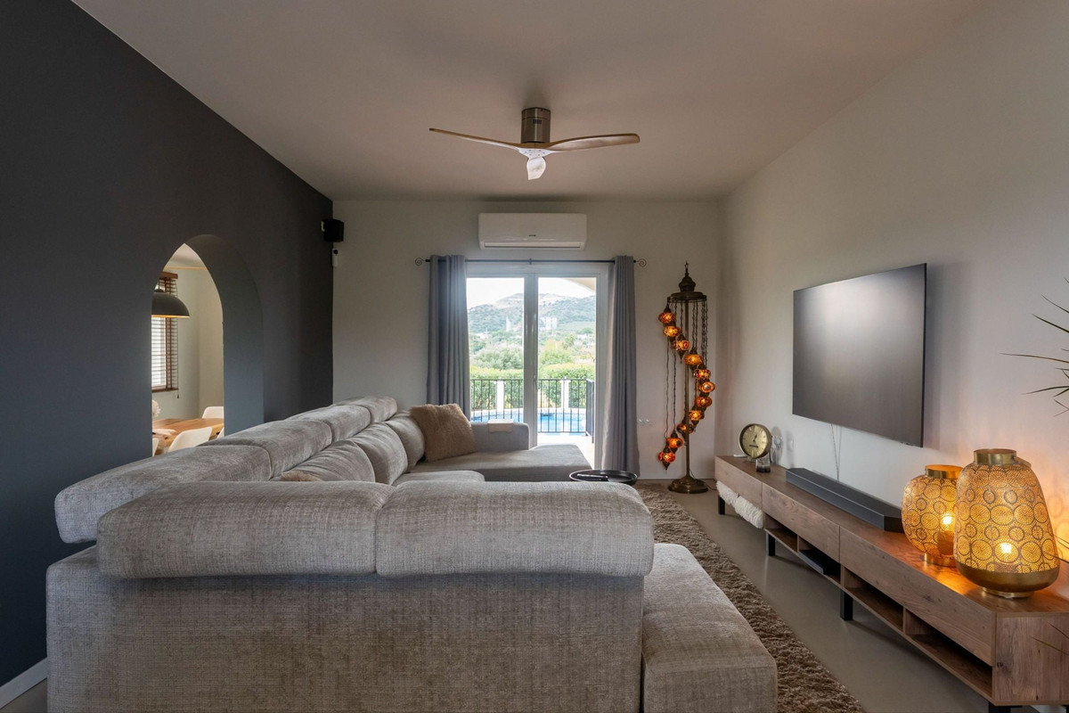 Se vende Finca - Cortijo de 4 dormitorios en Costa Del Sol, Málaga, España