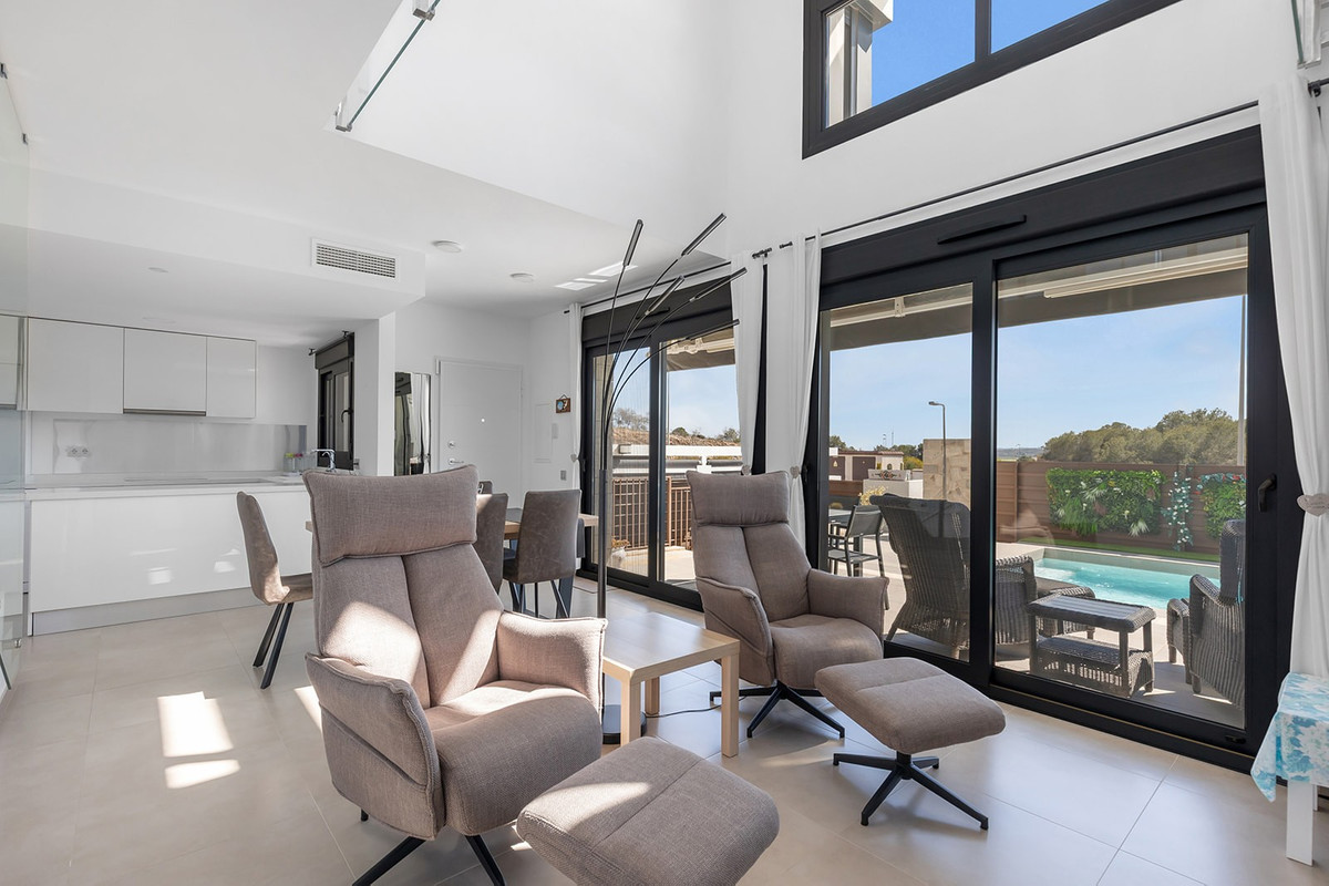 Se vende Villa - Chalet de 3 dormitorios en Costa Blanca, Alicante, España