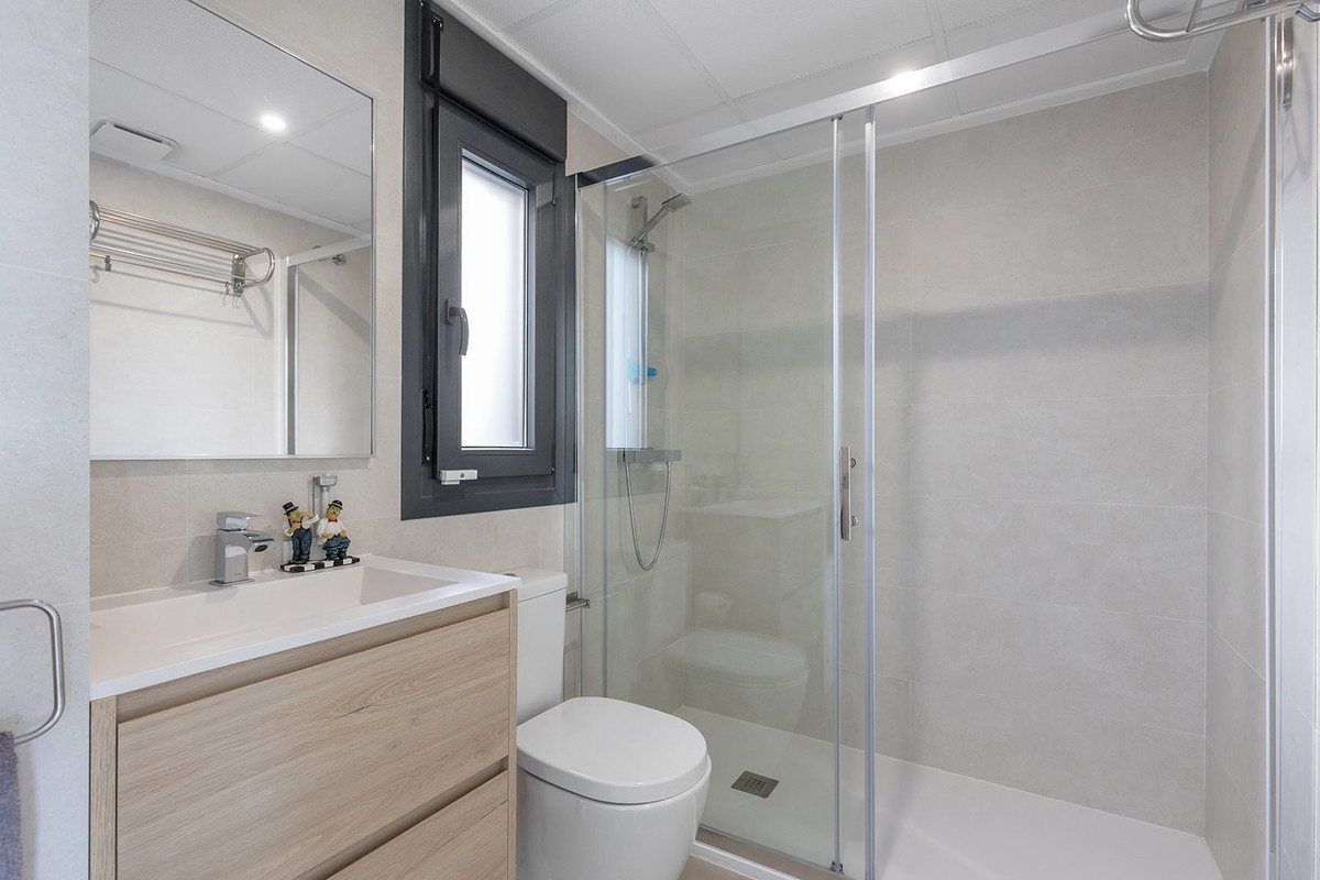 Se vende Villa - Chalet de 3 dormitorios en Costa Blanca, Alicante, España