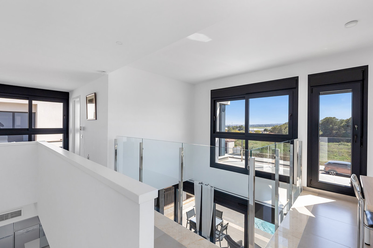 Se vende Villa - Chalet de 3 dormitorios en Costa Blanca, Alicante, España