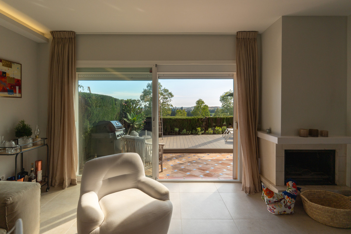 4 Bed Townhouse for sale in Nueva Andalucía Costa Del Sol, Málaga, Spain