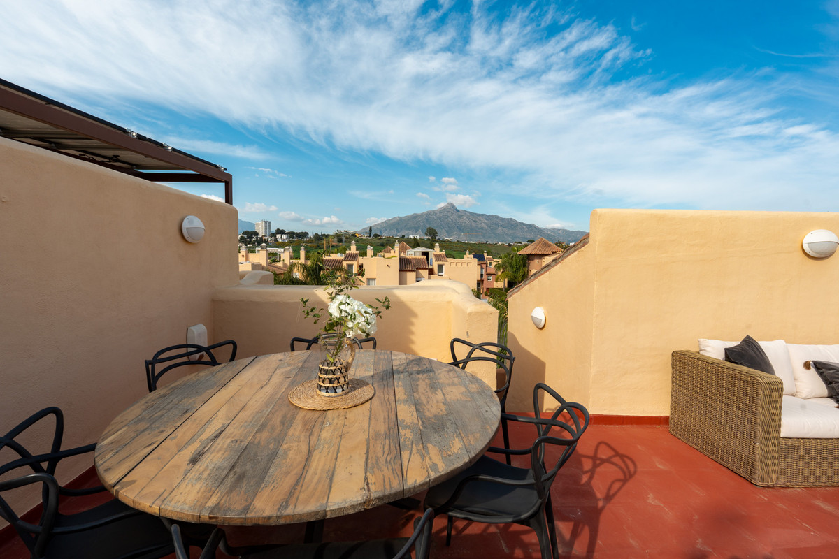 4 Bed Townhouse for sale in Nueva Andalucía Costa Del Sol, Málaga, Spain