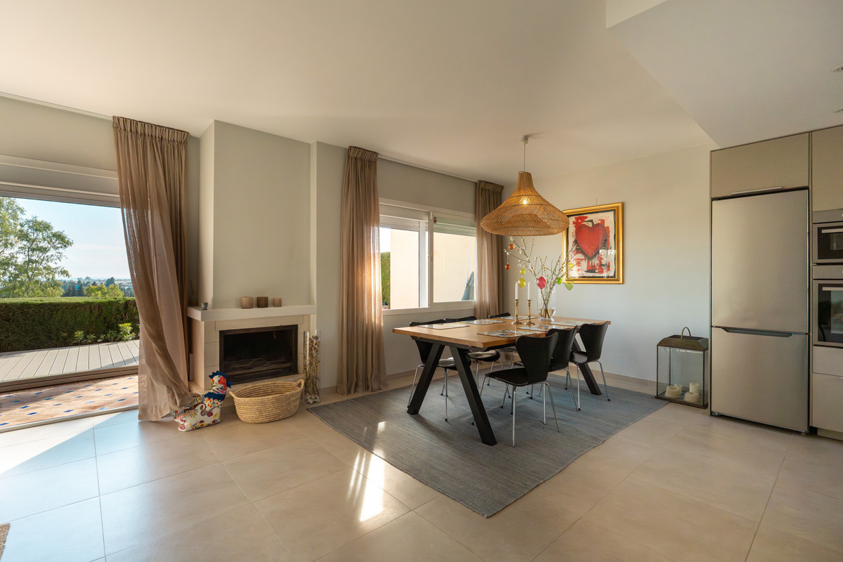 4 Bed Townhouse for sale in Nueva Andalucía Costa Del Sol, Málaga, Spain