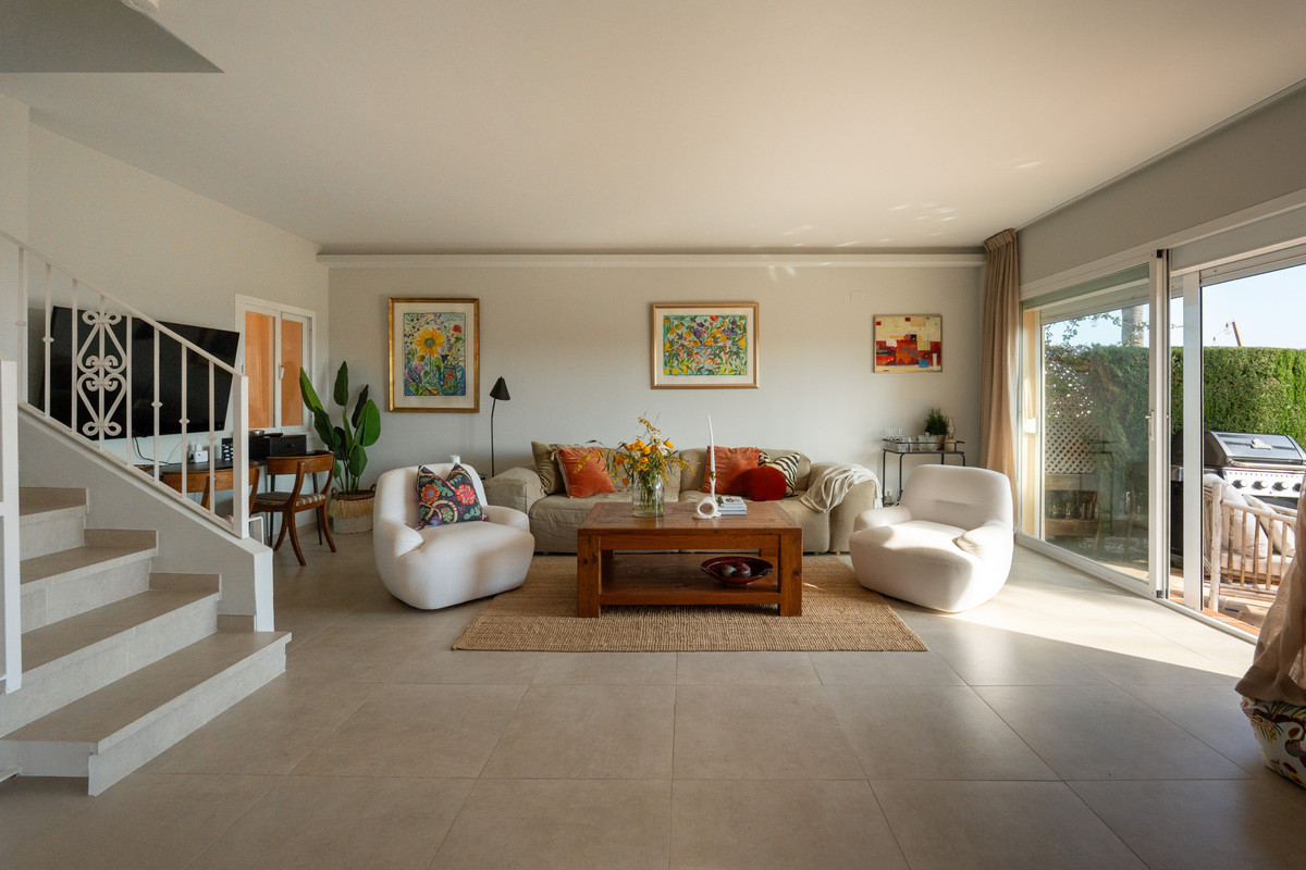 4 Bed Townhouse for sale in Nueva Andalucía Costa Del Sol, Málaga, Spain