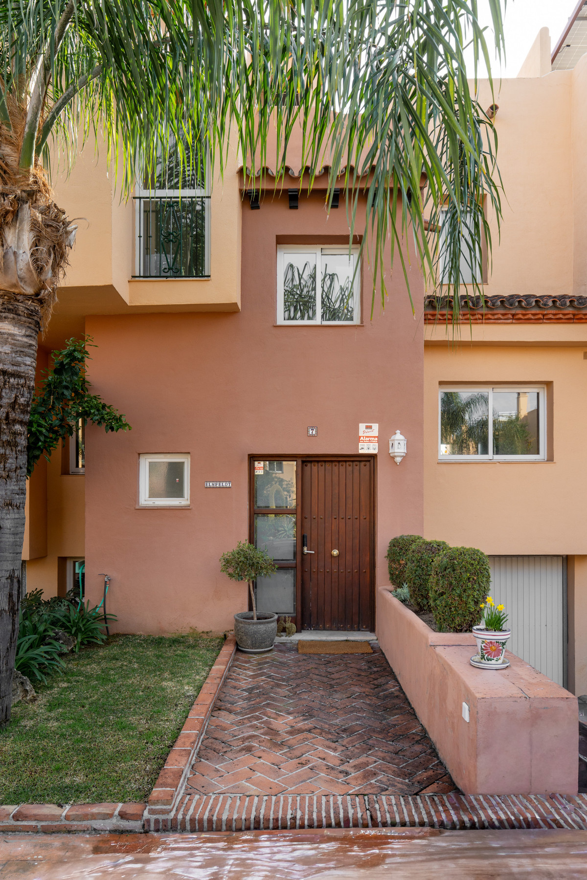 4 Bed Townhouse for sale in Nueva Andalucía Costa Del Sol, Málaga, Spain