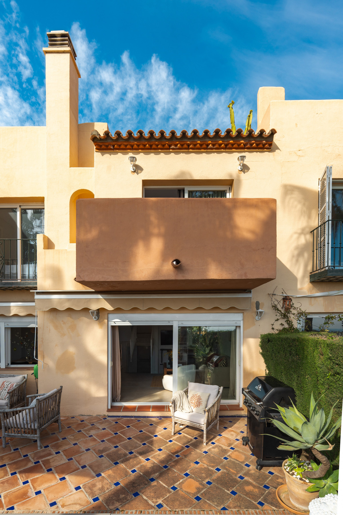 4 Bed Townhouse for sale in Nueva Andalucía Costa Del Sol, Málaga, Spain
