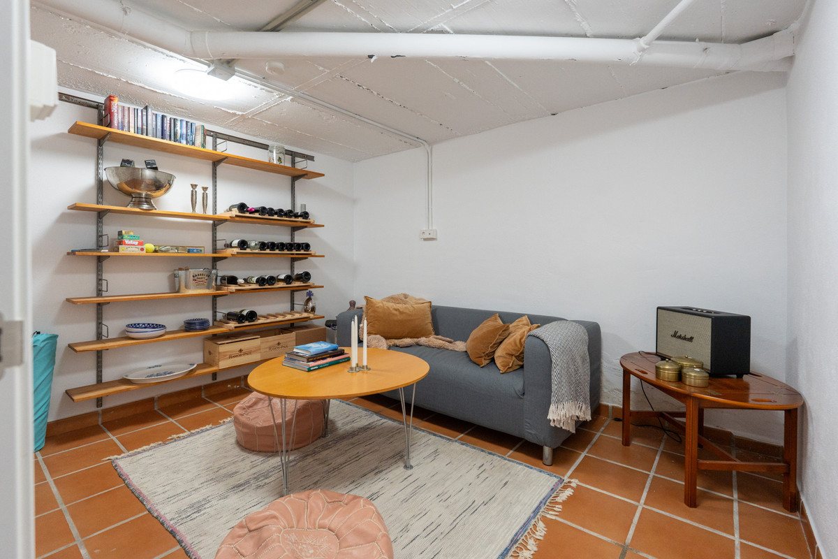 4 Bed Townhouse for sale in Nueva Andalucía Costa Del Sol, Málaga, Spain