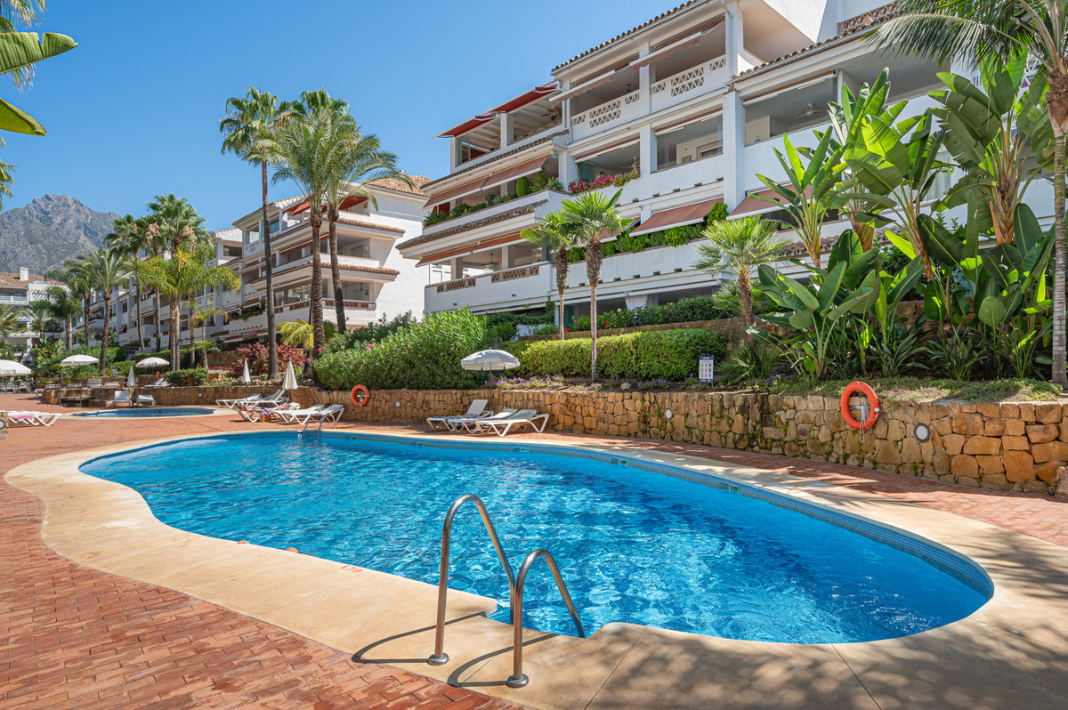 2 Bed Apartment for sale in The Golden Mile Costa Del Sol, Málaga, Spain